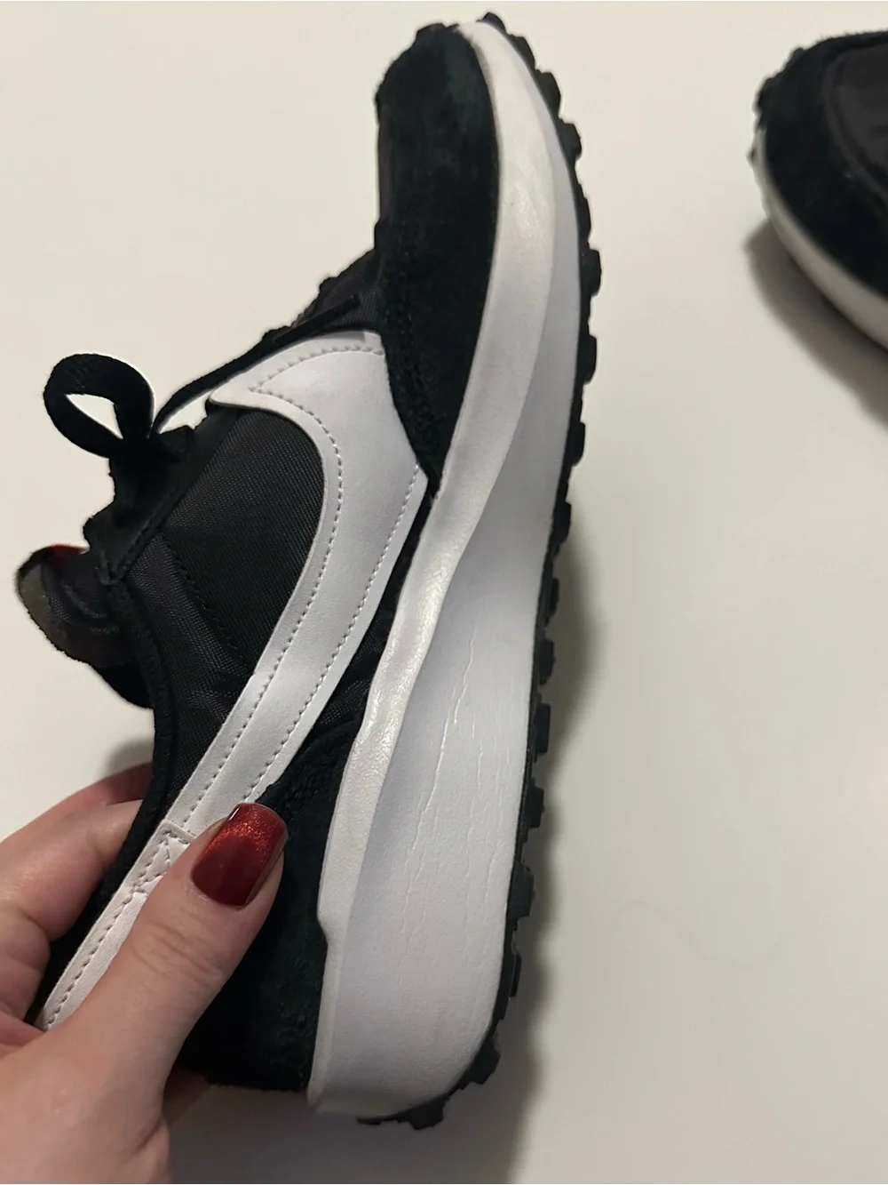 Nike Men’s Black & White Waffle Debut Sneakers Sz 7